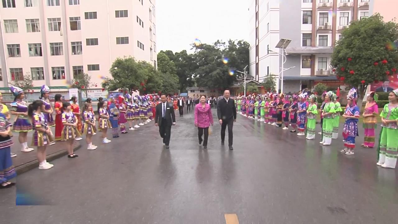 �ӳ��а�������ʦ��ѧУ��У65������ף������